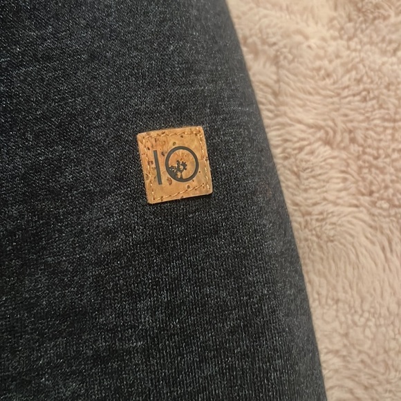 TenTree Tulita Quilted Bomber  Jacket - Picture 3 of 9